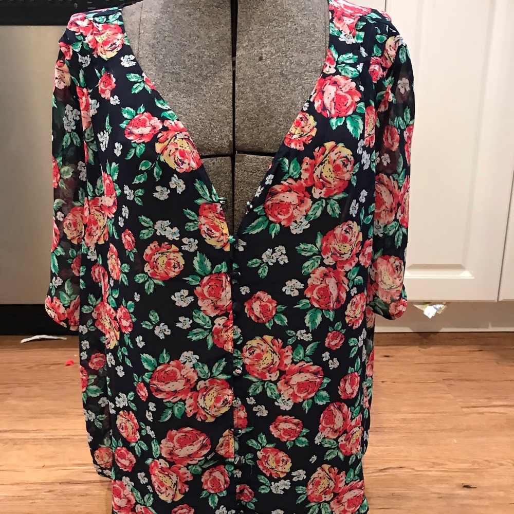 Floral v neck blouse torrid size 3